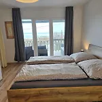 No 109 House Beautiful View With Pool بيت للعطل Balatongyörök