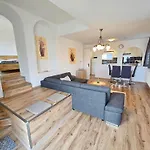 度假居 No 109 House Beautiful View With Pool Balatongyörök